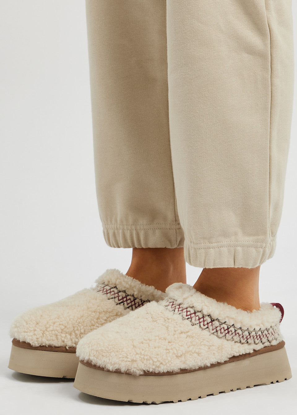 UGG TAZZ SLIPPER BRAID NATURAL