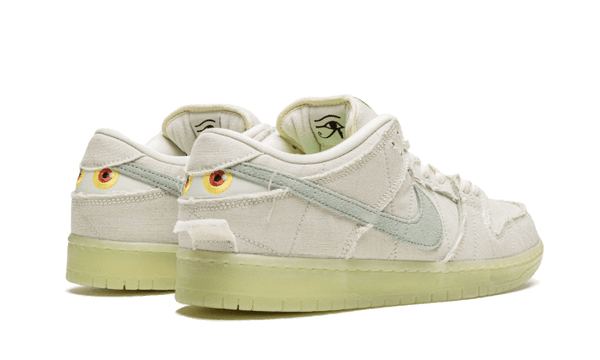 NIKE SB DUNK LOW MUMMY