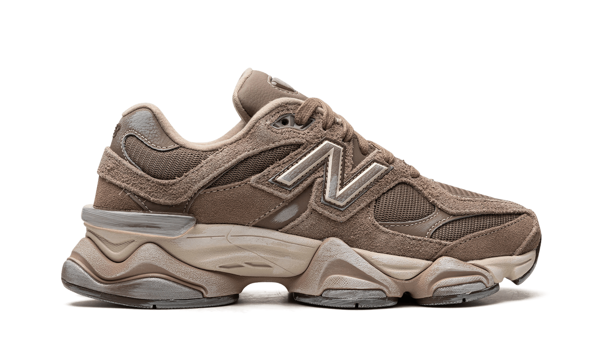New Balance 9060 Mushroom Timberwolf - Outsole