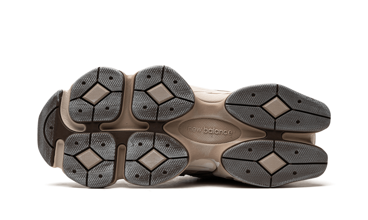 New Balance 9060 Mushroom Timberwolf - Outsole