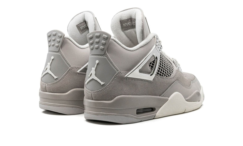 Air Jordan 4 Retro Frozen Moments 