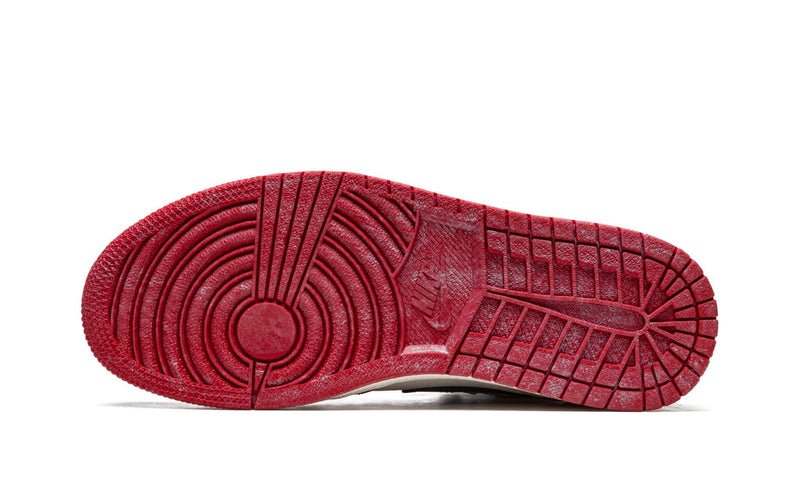 Air Jordan 1 High Chicago Lost and Found - Outsole Air Jordan 1 High Chicago Lost and Found - Outsole