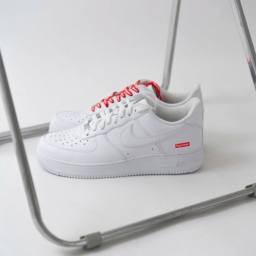 NIKE AIR FORCE 1 SUPREME WHITE - Outsole NIKE AIR FORCE 1 SUPREME WHITE - Outsole